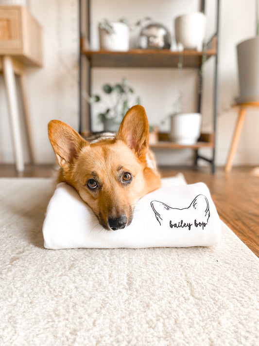 𝐸𝑚𝑏𝑟𝑜𝑖𝑑𝑒𝑟𝑒𝑑 𝐶𝑢𝑠𝑡𝑜𝑚 𝐷𝑜𝑔 𝐸𝑎𝑟 𝐶𝑟𝑒𝑤