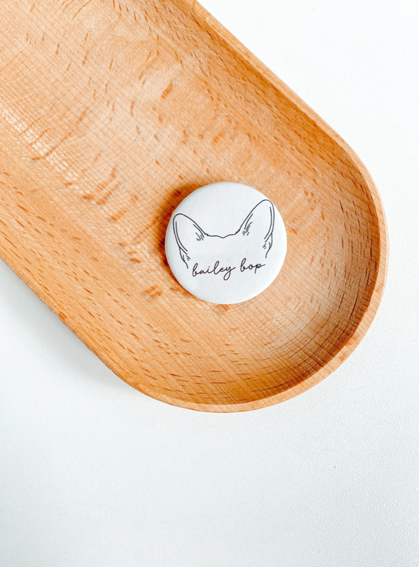 𝐶𝑢𝑠𝑡𝑜𝑚 𝐷𝑜𝑔 𝐸𝑎𝑟 𝑃𝑖𝑛